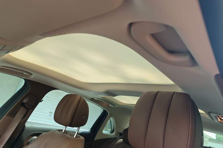 Used Mercedes-Benz E-Class 2023 Facelift E 260 L Headliner