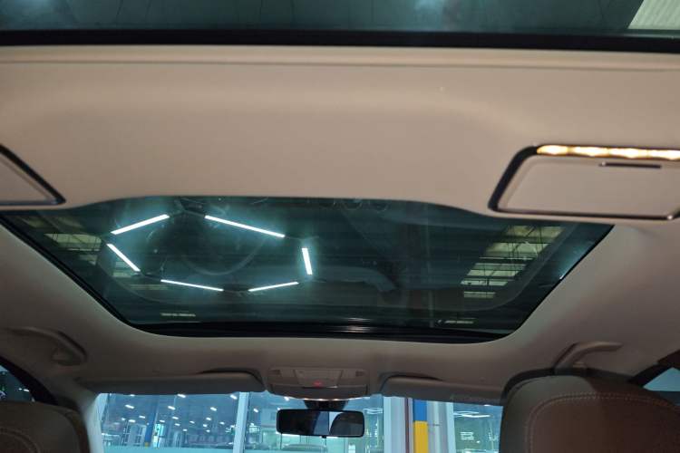 Used Mercedes-Benz E-Class 2023 Facelift E 260 L Headliner