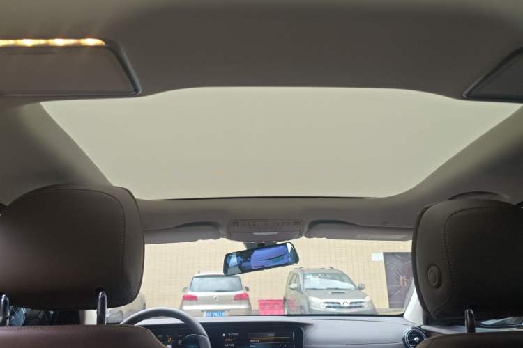Used Mercedes-Benz E-Class 2023 Updated E 300 L Luxury Edition Headliner