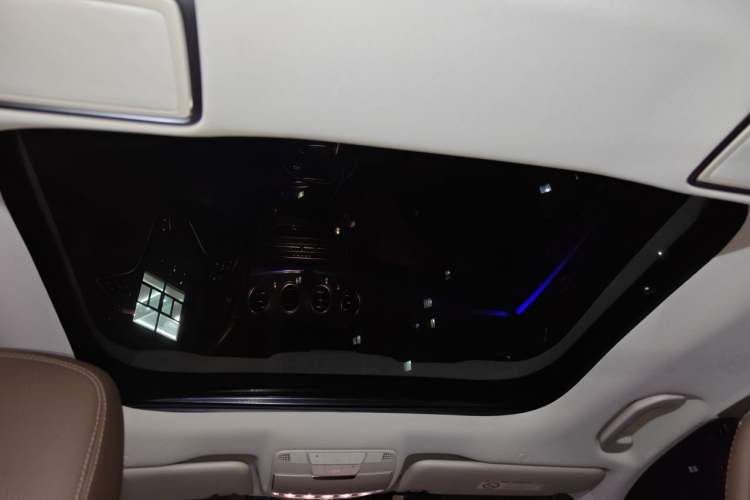Used Mercedes-Benz E-Class 2023 Facelift E 260 L Headliner