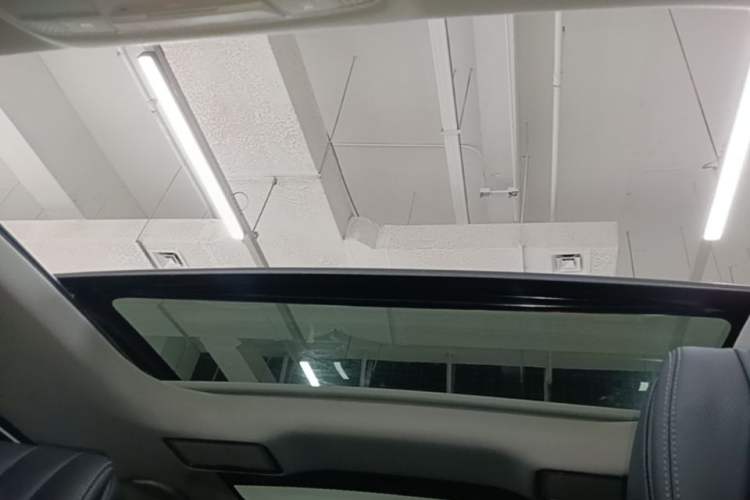Used Mercedes-Benz E-Class 2023 E 300 L Luxury Model Headliner