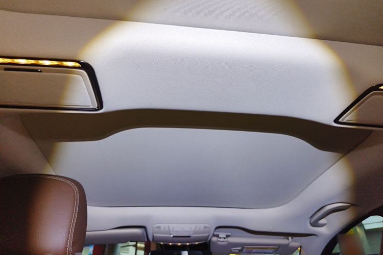 Used Mercedes-Benz E-Class 2023 Updated E 300 L Luxury Edition Headliner