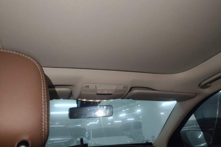 Used Mercedes-Benz E-Class 2023 Updated E 300 L Fashion Edition Headliner