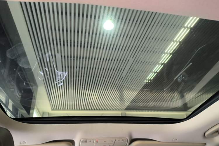 Used Mercedes-Benz E-Class 2023 Updated E 300 L Fashion Edition Headliner