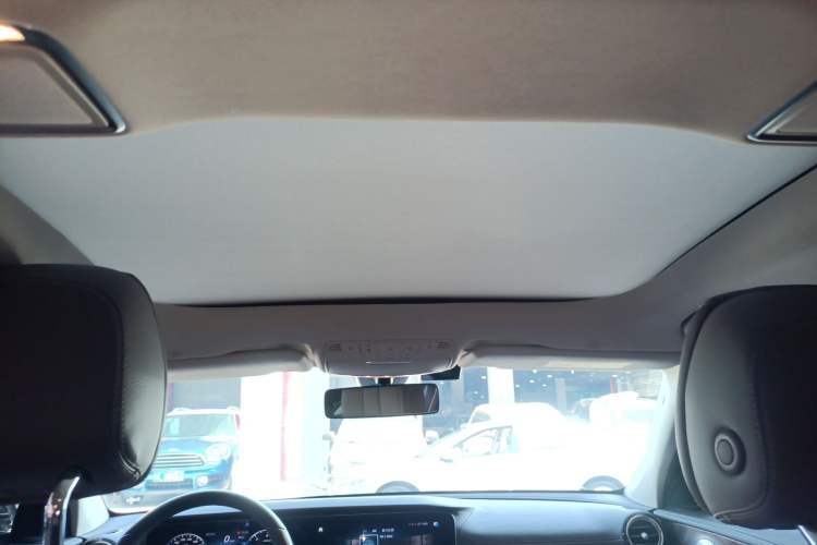 Used Mercedes-Benz E-Class 2023 Updated E 300 L Fashion Edition Headliner