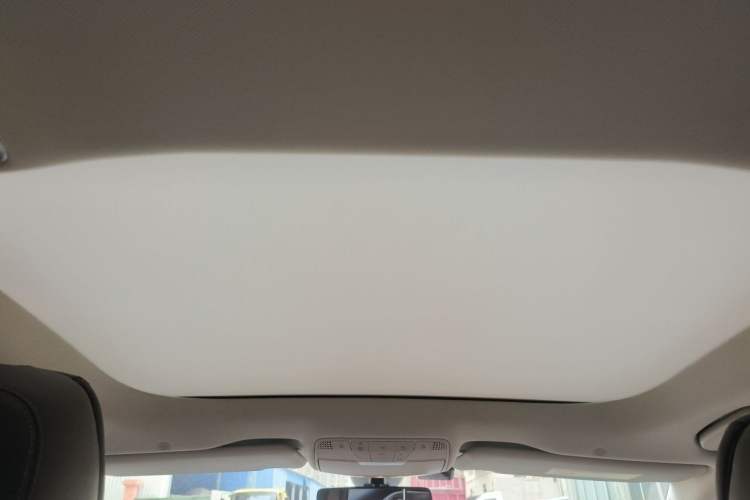Used Mercedes-Benz E-Class 2023 Updated E 300 L Fashion Edition Headliner