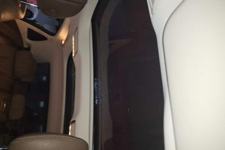 Used Mercedes-Benz E-Class 2023 E 300 L Luxury Model Headliner