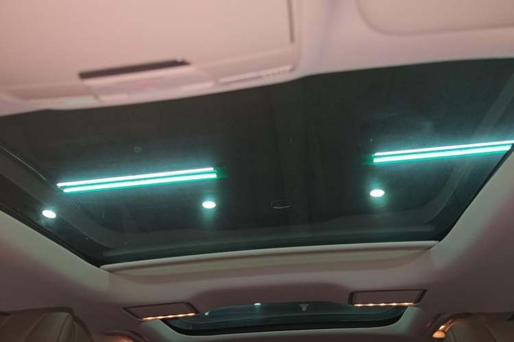Used Mercedes-Benz E-Class 2023 Facelift E 260 L 4MATIC Headliner