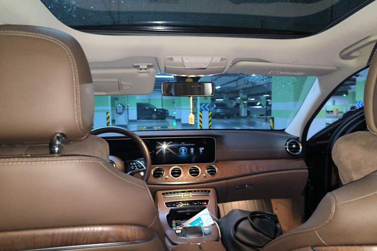 Used Mercedes-Benz E-Class 2023 Facelift E 260 L Headliner