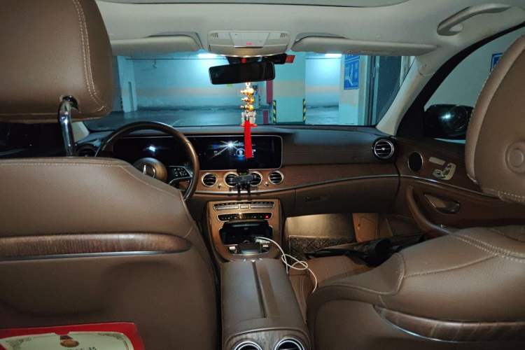Used Mercedes-Benz E-Class 2023 Updated E 300 L Fashion Edition Headliner