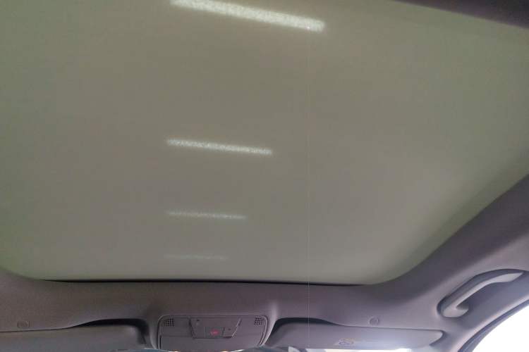 Used Mercedes-Benz E-Class 2023 Updated E 300 L Fashion Edition Headliner