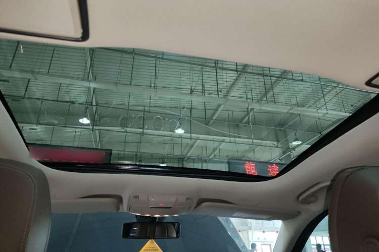 Used Mercedes-Benz E-Class 2023 Updated E 300 L Fashion Edition Headliner