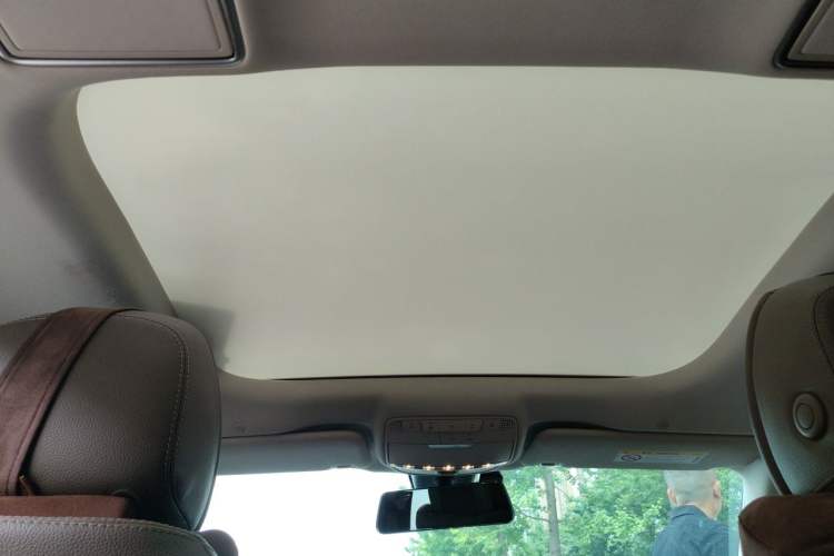 Used Mercedes-Benz E-Class 2023 Updated E 300 L Luxury Edition Headliner