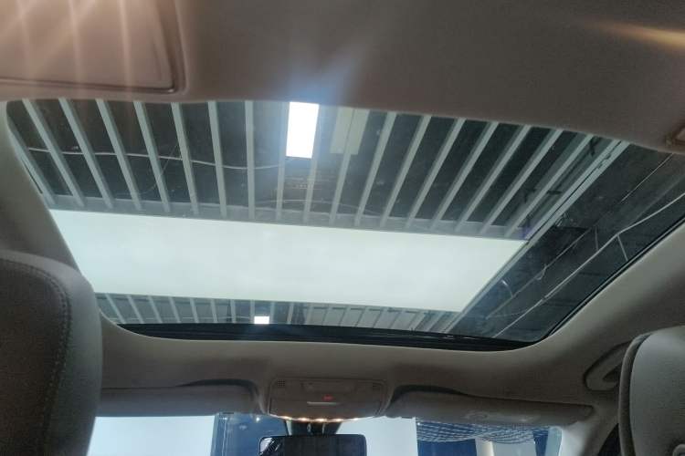 Used Mercedes-Benz E-Class 2023 Updated E 300 L Luxury Edition Headliner