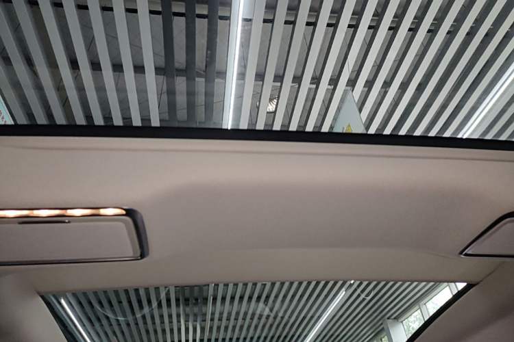 Used Mercedes-Benz E-Class 2023 Updated E 300 L Luxury Edition Headliner