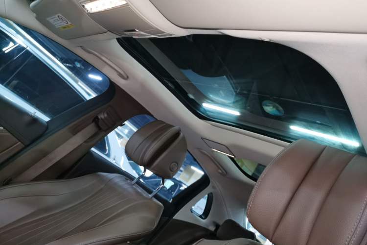 Used Mercedes-Benz E-Class 2023 Updated E 300 L Luxury Edition Headliner