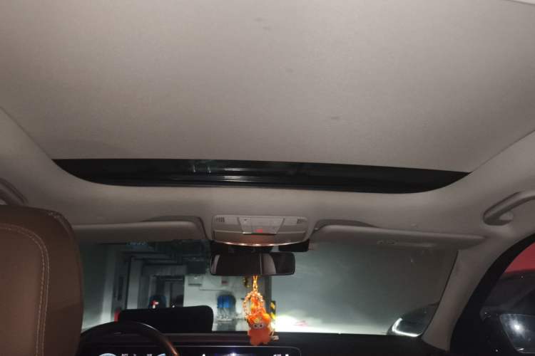 Used Mercedes-Benz E-Class 2023 Updated E 300 L Fashion Edition Headliner