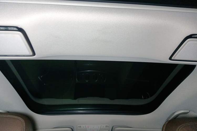 Used Mercedes-Benz E-Class 2023 E 300 L Luxury Model Headliner