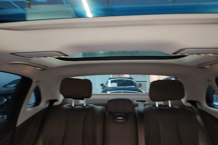 Used Mercedes-Benz E-Class 2023 E 260 L Headliner