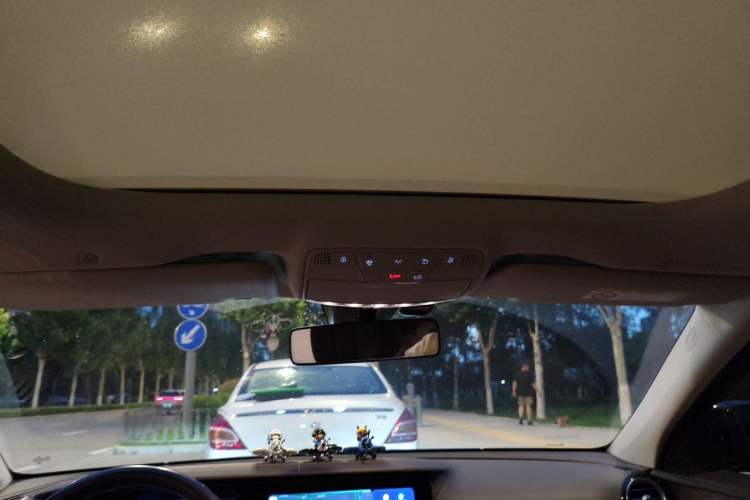 Used Mercedes-Benz E-Class 2023 Updated E 300 L Luxury Edition Headliner
