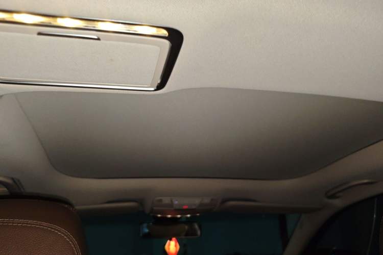 Used Mercedes-Benz E-Class 2023 Facelift E 260 L Headliner