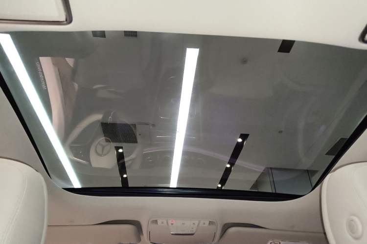 Used Mercedes-Benz E-Class 2023 Updated E 300 L Fashion Edition Headliner