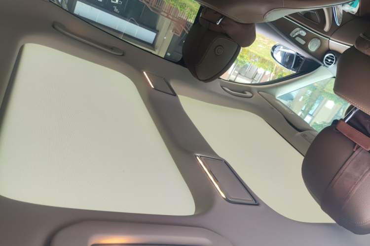 Used Mercedes-Benz E-Class 2023 Updated E 300 L Luxury Edition Headliner