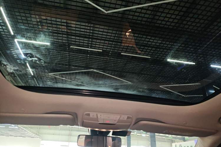 Used Mercedes-Benz E-Class 2023 E 260 L Headliner
