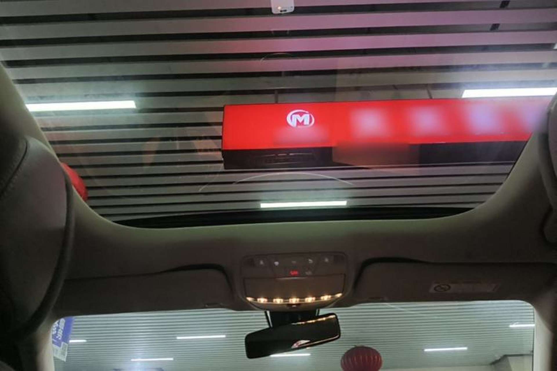 Used Mercedes-Benz E-Class 2023 Updated E 300 L Fashion Edition Headliner