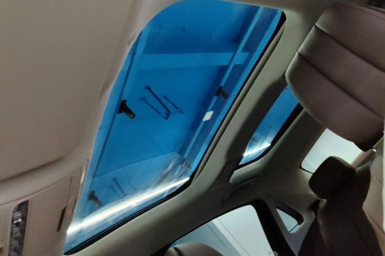 Used Mercedes-Benz E-Class 2023 Facelift E 260 L Headliner