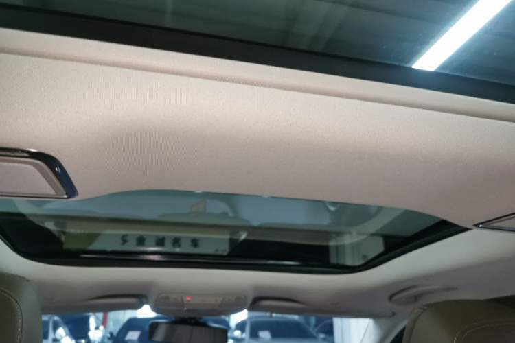 Used Mercedes-Benz E-Class 2023 Facelift E 260 L Headliner
