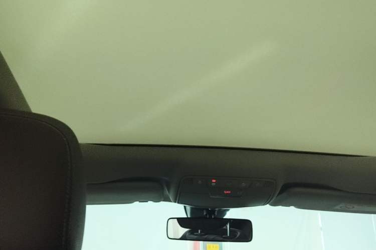 Used Mercedes-Benz E-Class 2023 Updated E 300 L Fashion Edition Headliner