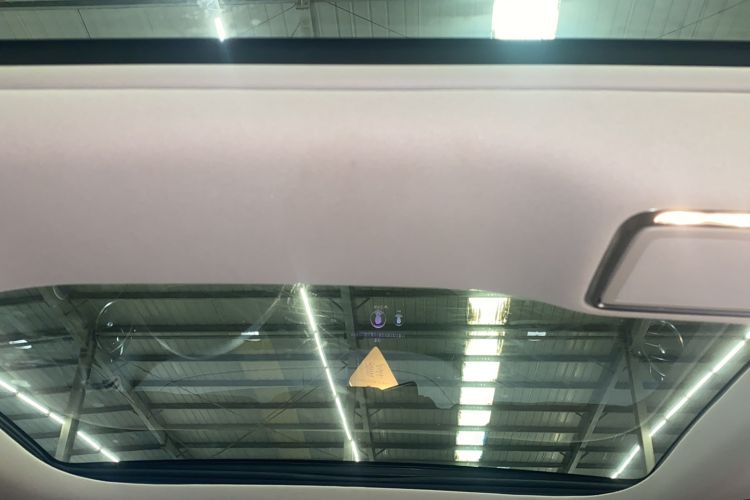 Used Mercedes-Benz E-Class 2023 Updated E 300 L Fashion Edition Headliner