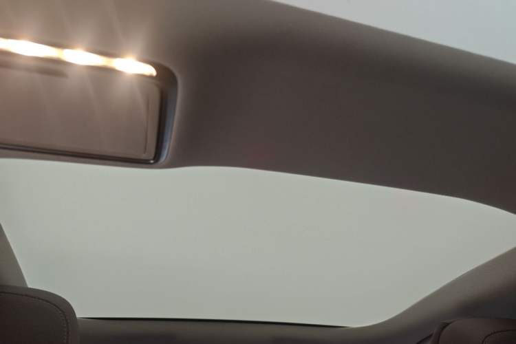 Used Mercedes-Benz E-Class 2023 Updated E 300 L Luxury Edition Headliner