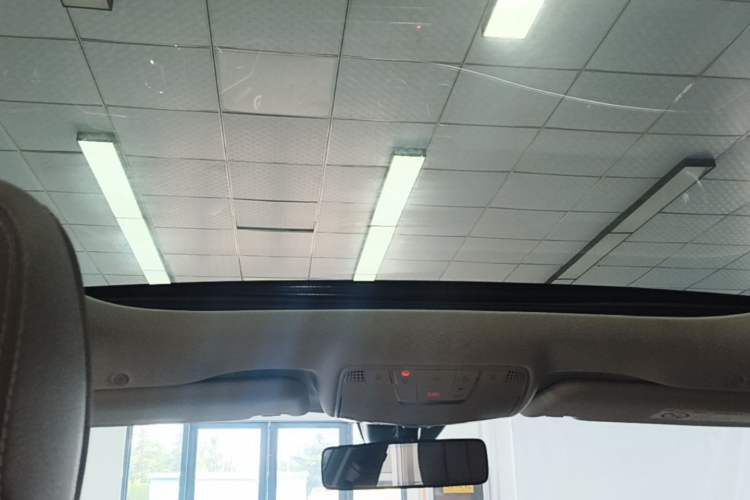 Used Mercedes-Benz E-Class 2023 Updated E 300 L Fashion Edition Headliner