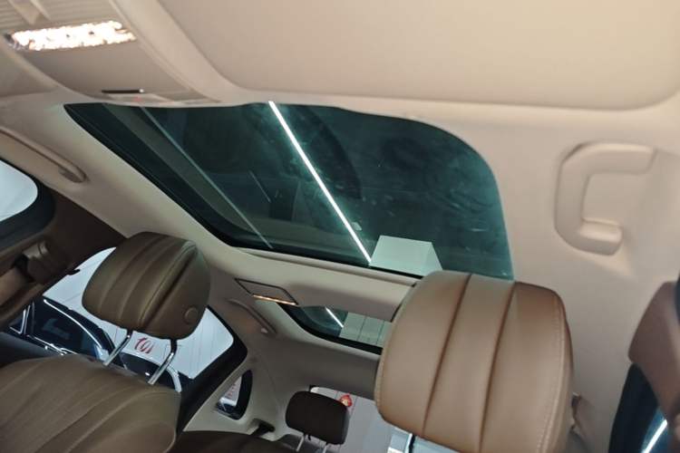 Used Mercedes-Benz E-Class 2023 Updated E 300 L Fashion Edition Headliner