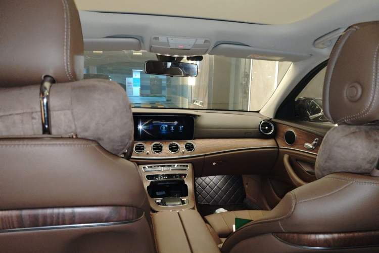 Used Mercedes-Benz E-Class 2023 Facelift E 260 L Headliner