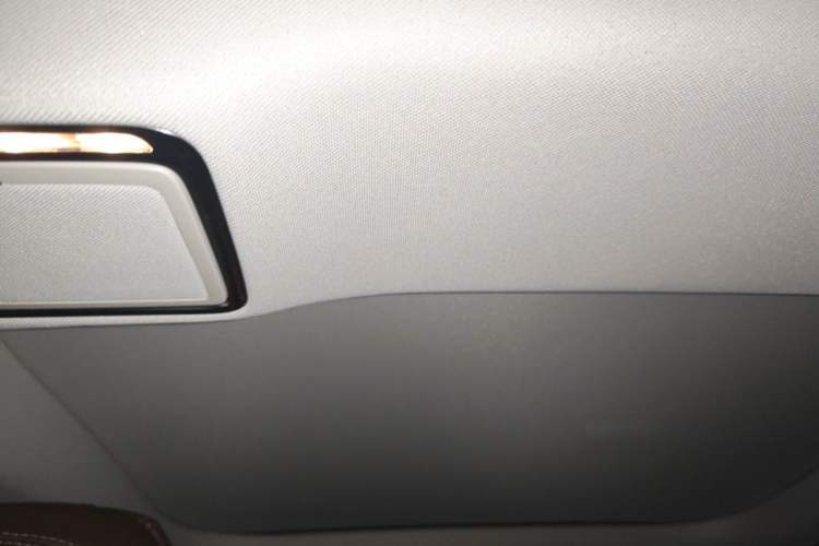 Used Mercedes-Benz E-Class 2023 Updated E 300 L Fashion Edition Headliner