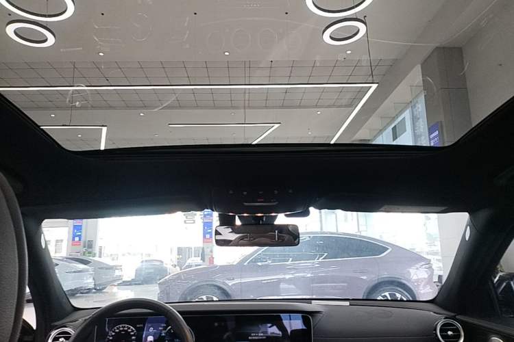 Used Mercedes-Benz E-Class 2023 Restyled E 300 L Sport Luxury Edition Headliner