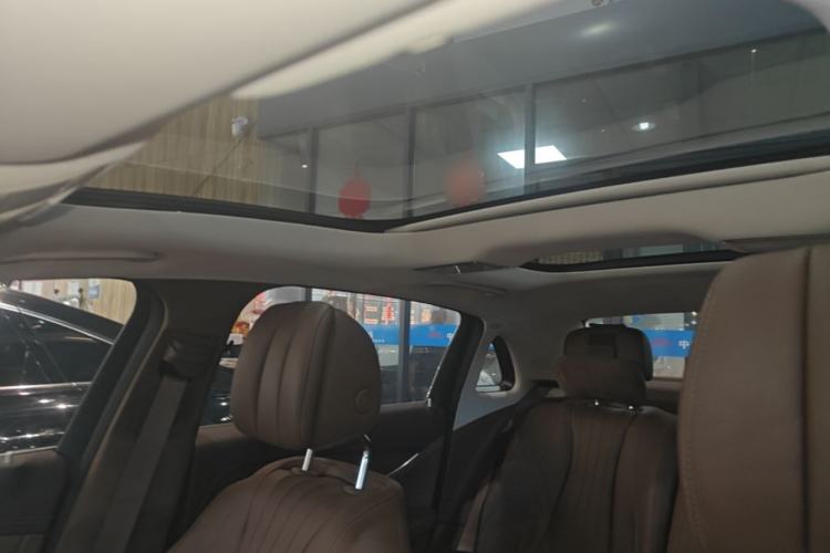 Used Mercedes-Benz E-Class 2023 Updated E 300 L Fashion Edition Headliner
