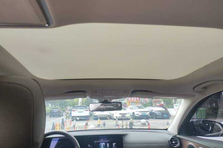 Used Mercedes-Benz E-Class 2023 Updated E 300 L Fashion Edition Headliner