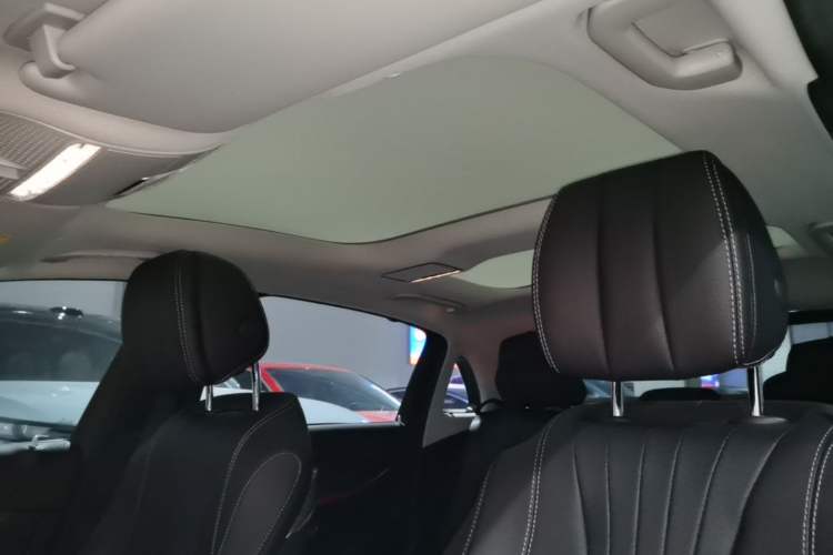 Used Mercedes-Benz E-Class 2023 Updated E 300 L Luxury Edition Headliner