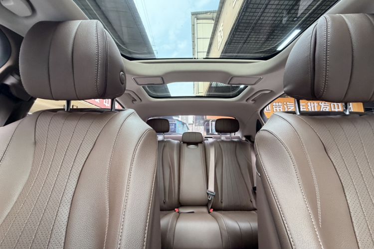 Used Mercedes-Benz E-Class 2023 Updated E 300 L Fashion Edition Headliner