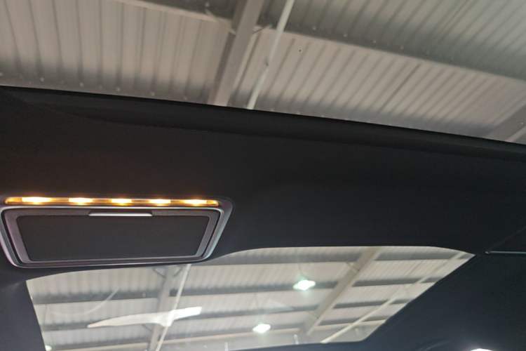 Used Mercedes-Benz E-Class 2023 Restyled E 300 L Sport Luxury Edition Headliner