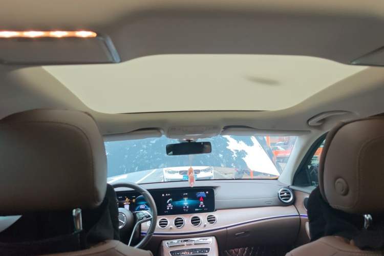 Used Mercedes-Benz E-Class 2023 Updated E 300 L Fashion Edition Headliner