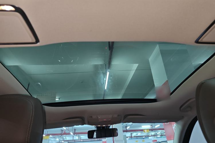 Used Mercedes-Benz E-Class 2023 Updated E 300 L Fashion Edition Headliner