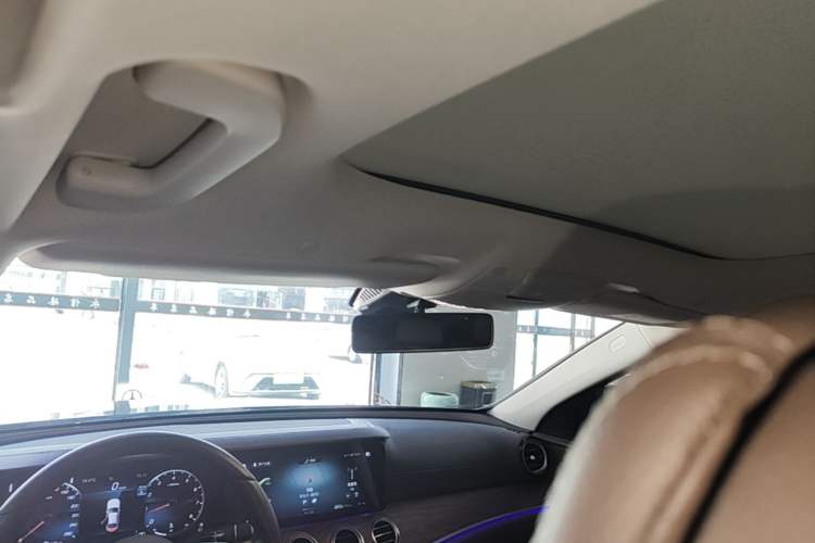 Used Mercedes-Benz E-Class 2023 Updated E 300 L Fashion Edition Headliner