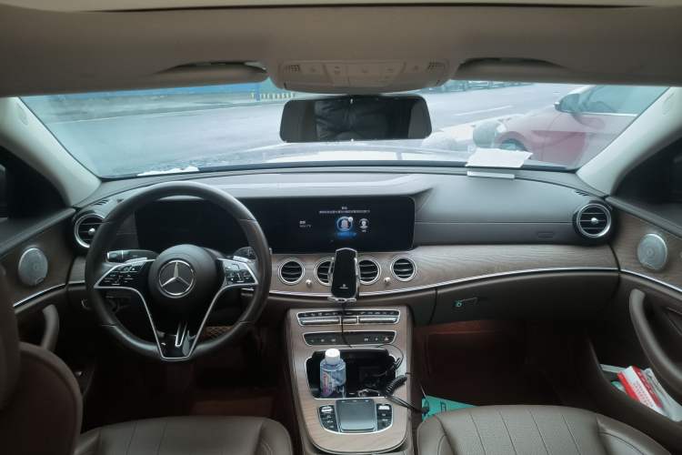 Used Mercedes-Benz E-Class 2023 Updated E 300 L Luxury Edition Headliner