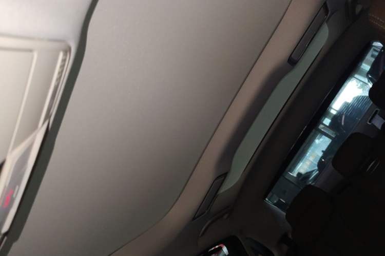 Used Mercedes-Benz E-Class 2023 Updated E 300 L Luxury Edition Headliner