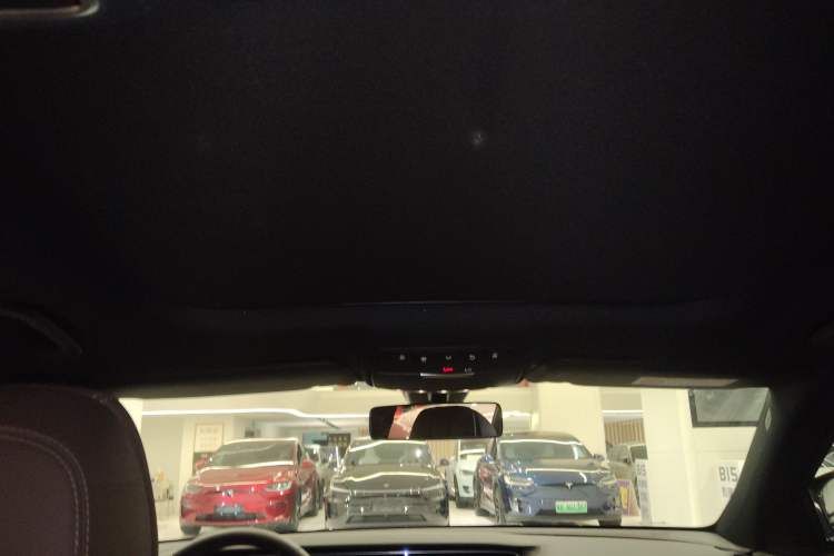 Used Mercedes-Benz E-Class 2023 Restyled E 300 L Sport Luxury Edition Headliner